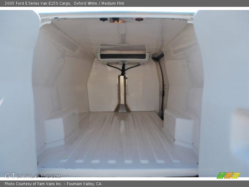 Oxford White / Medium Flint 2005 Ford E Series Van E150 Cargo