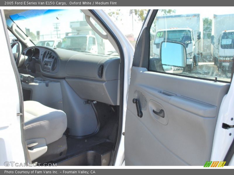 Oxford White / Medium Flint 2005 Ford E Series Van E150 Cargo