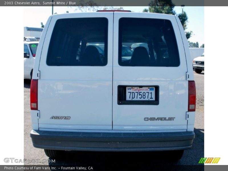 Summit White / Blue 2003 Chevrolet Astro