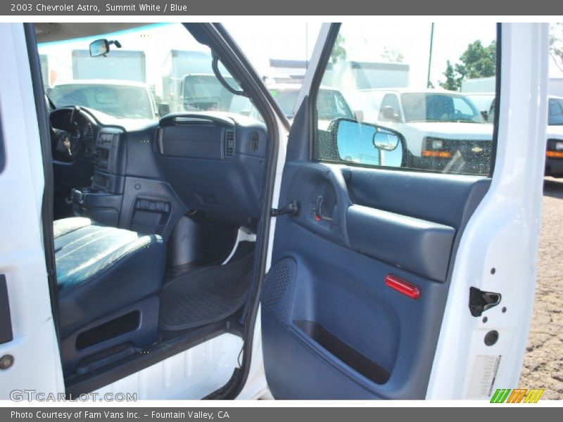 Summit White / Blue 2003 Chevrolet Astro