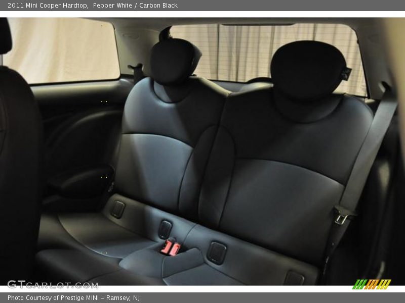 Pepper White / Carbon Black 2011 Mini Cooper Hardtop