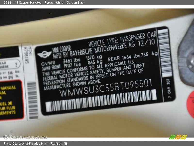 Pepper White / Carbon Black 2011 Mini Cooper Hardtop