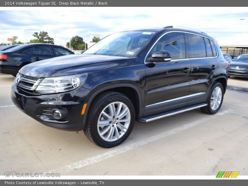 Deep Black Metallic / Black 2014 Volkswagen Tiguan SE