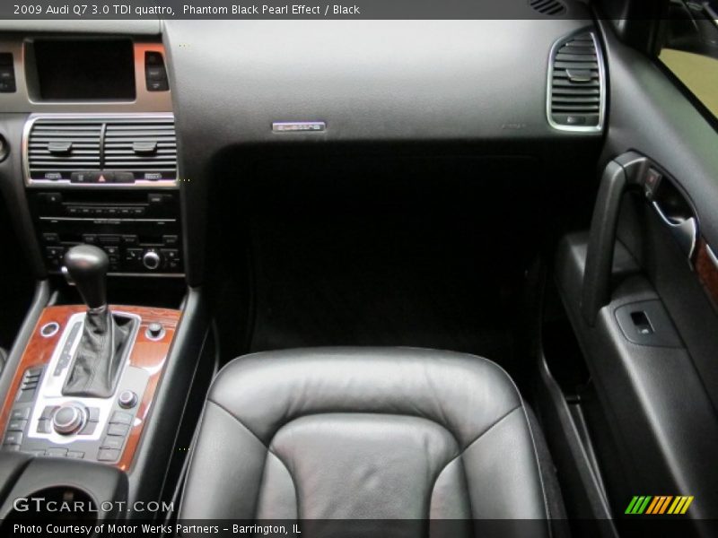 Phantom Black Pearl Effect / Black 2009 Audi Q7 3.0 TDI quattro