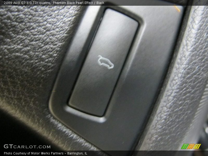 Phantom Black Pearl Effect / Black 2009 Audi Q7 3.0 TDI quattro