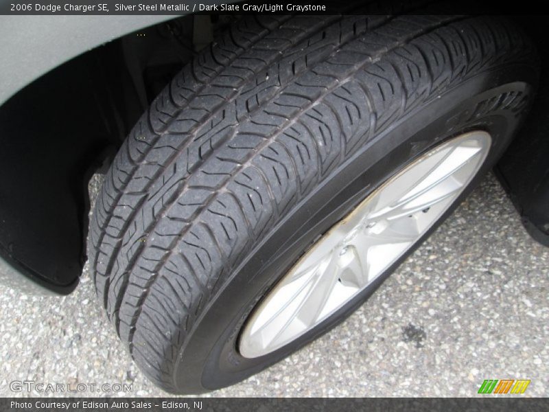 Silver Steel Metallic / Dark Slate Gray/Light Graystone 2006 Dodge Charger SE