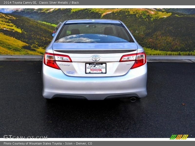 Classic Silver Metallic / Black 2014 Toyota Camry SE