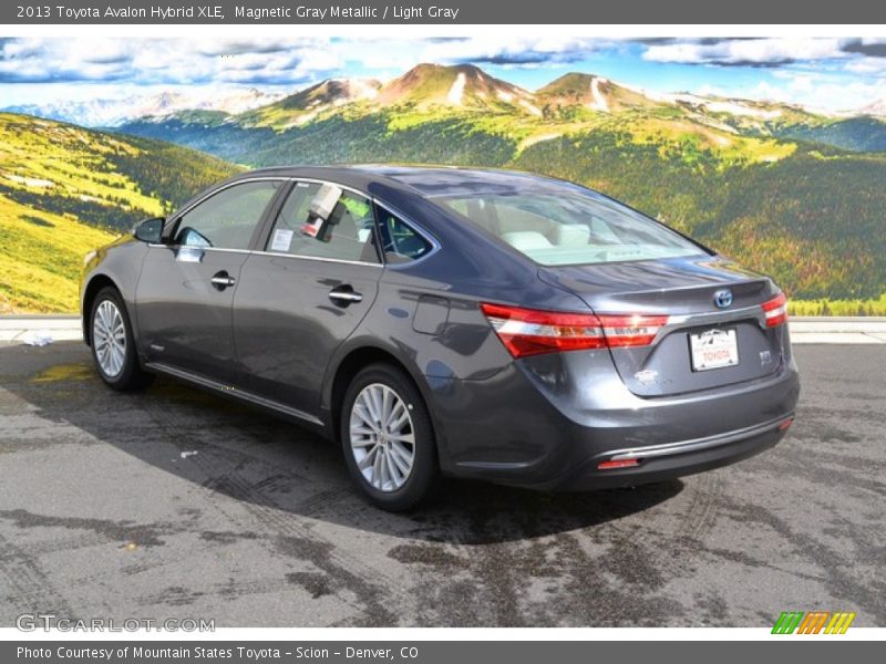 Magnetic Gray Metallic / Light Gray 2013 Toyota Avalon Hybrid XLE