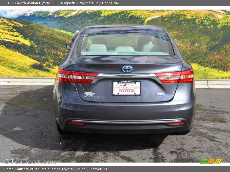 Magnetic Gray Metallic / Light Gray 2013 Toyota Avalon Hybrid XLE