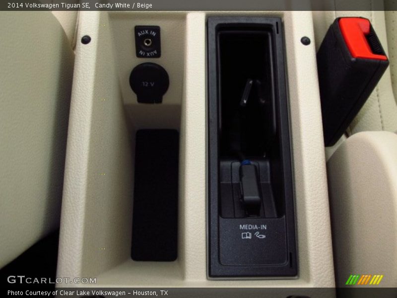 Candy White / Beige 2014 Volkswagen Tiguan SE