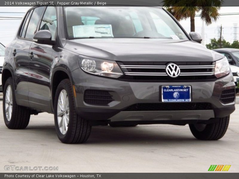 Pepper Gray Metallic / Beige 2014 Volkswagen Tiguan SE