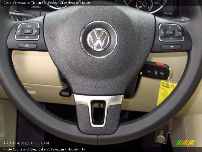 Pepper Gray Metallic / Beige 2014 Volkswagen Tiguan SE