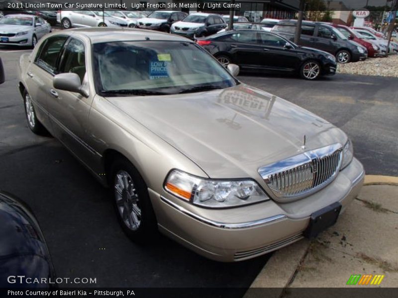 Light French Silk Metallic / Light Camel 2011 Lincoln Town Car Signature Limited