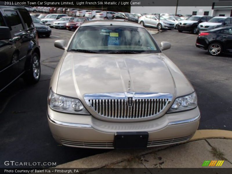 Light French Silk Metallic / Light Camel 2011 Lincoln Town Car Signature Limited