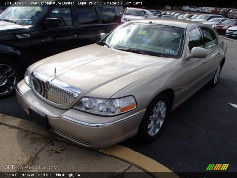 Light French Silk Metallic / Light Camel 2011 Lincoln Town Car Signature Limited