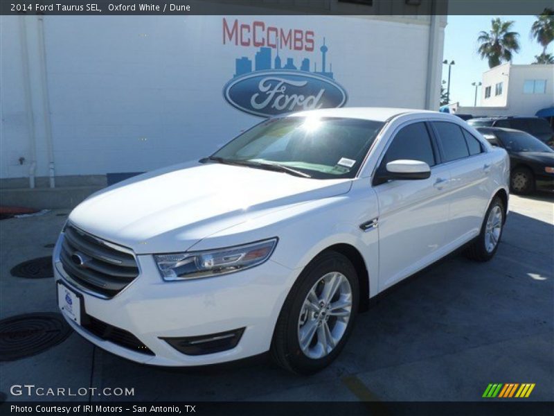 Oxford White / Dune 2014 Ford Taurus SEL