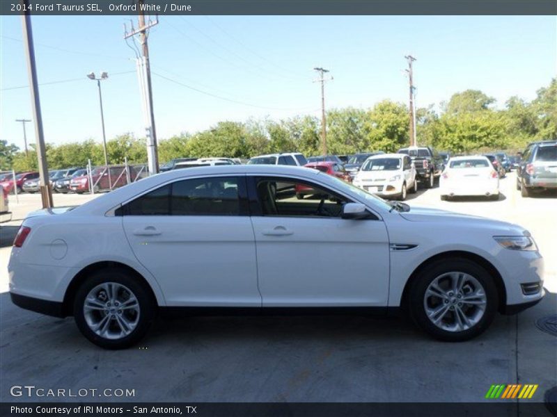 Oxford White / Dune 2014 Ford Taurus SEL