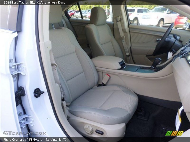 Oxford White / Dune 2014 Ford Taurus SEL