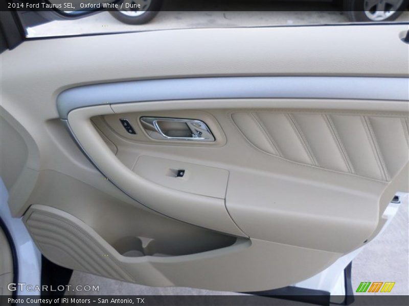 Oxford White / Dune 2014 Ford Taurus SEL