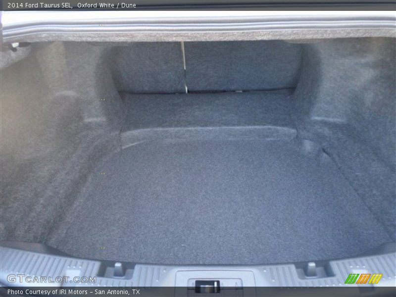 Oxford White / Dune 2014 Ford Taurus SEL