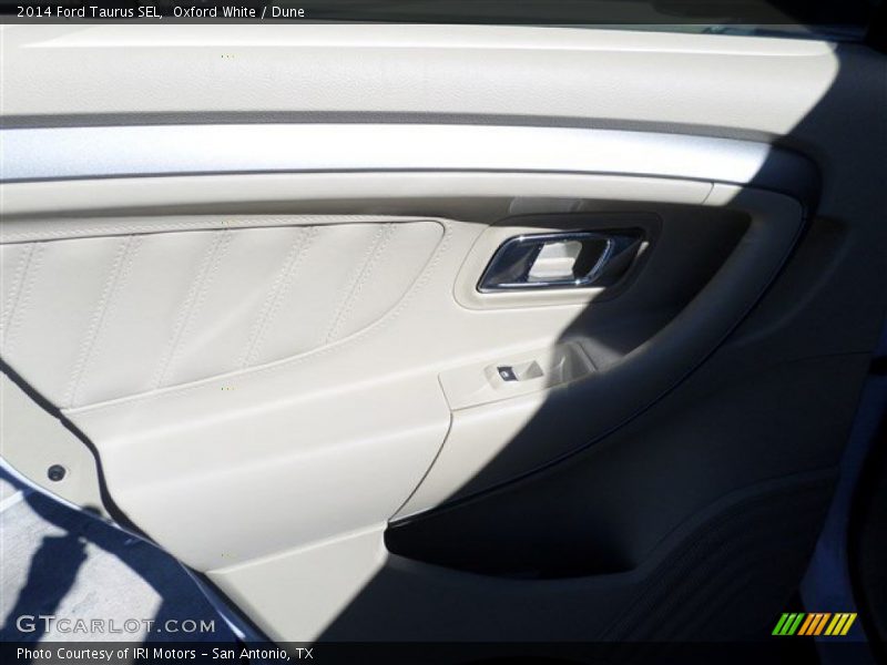 Oxford White / Dune 2014 Ford Taurus SEL