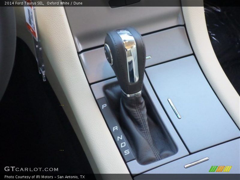 Oxford White / Dune 2014 Ford Taurus SEL