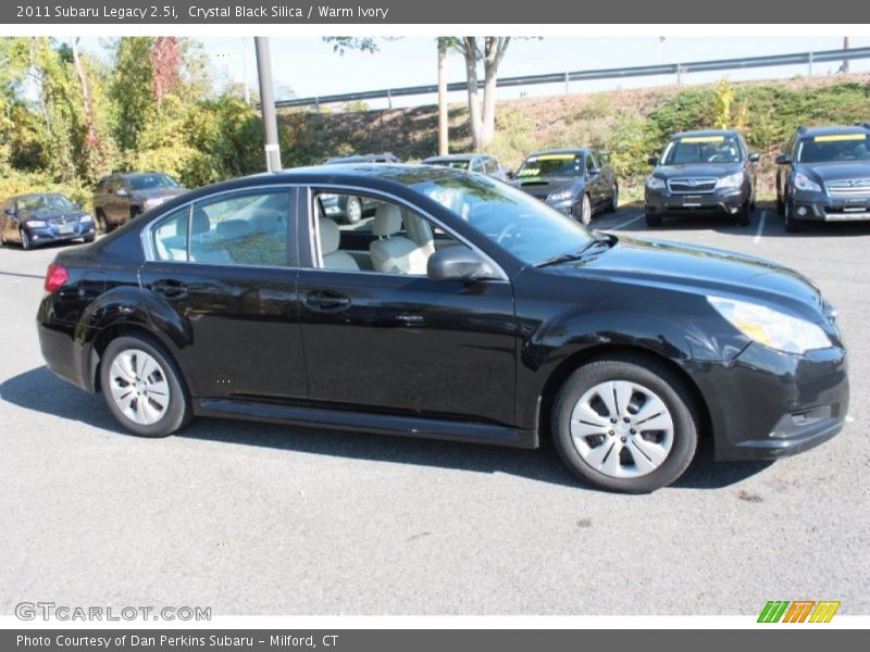 Crystal Black Silica / Warm Ivory 2011 Subaru Legacy 2.5i
