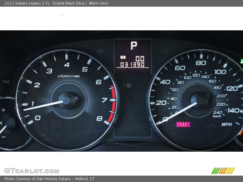 Crystal Black Silica / Warm Ivory 2011 Subaru Legacy 2.5i