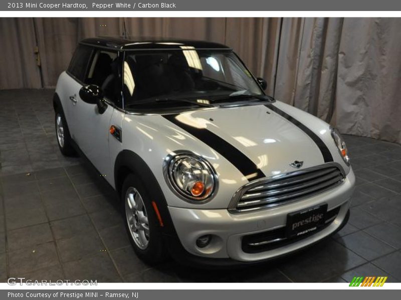 Pepper White / Carbon Black 2013 Mini Cooper Hardtop
