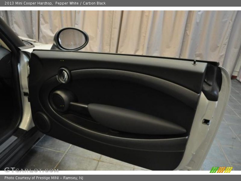 Pepper White / Carbon Black 2013 Mini Cooper Hardtop