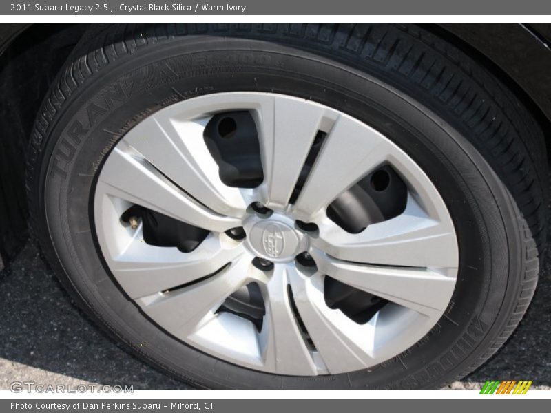 Crystal Black Silica / Warm Ivory 2011 Subaru Legacy 2.5i