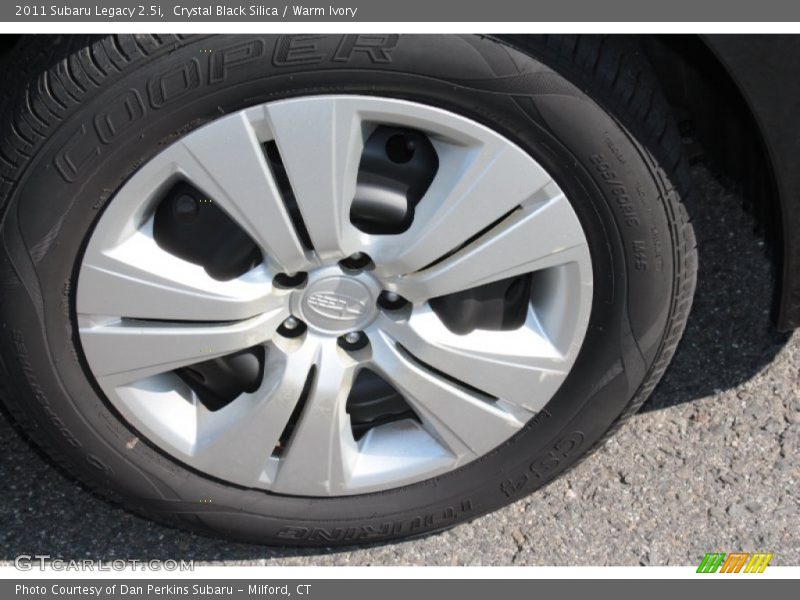 Crystal Black Silica / Warm Ivory 2011 Subaru Legacy 2.5i