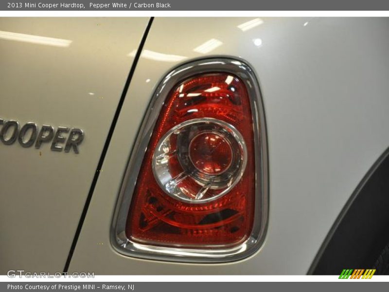 Pepper White / Carbon Black 2013 Mini Cooper Hardtop