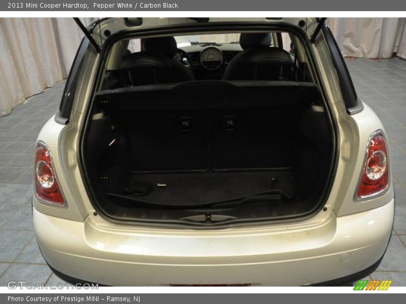 Pepper White / Carbon Black 2013 Mini Cooper Hardtop