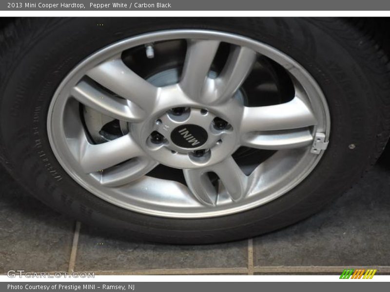 Pepper White / Carbon Black 2013 Mini Cooper Hardtop