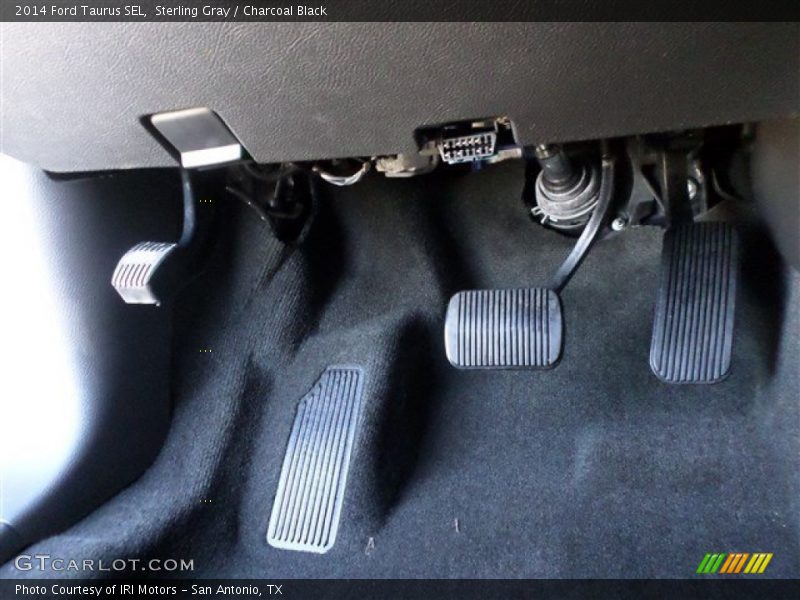 Sterling Gray / Charcoal Black 2014 Ford Taurus SEL