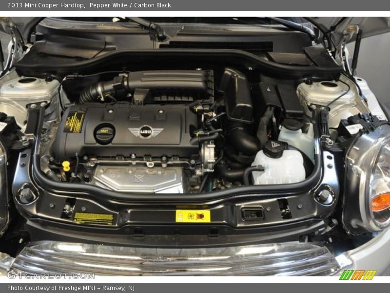 Pepper White / Carbon Black 2013 Mini Cooper Hardtop