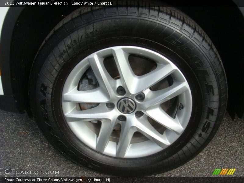 Candy White / Charcoal 2011 Volkswagen Tiguan S 4Motion