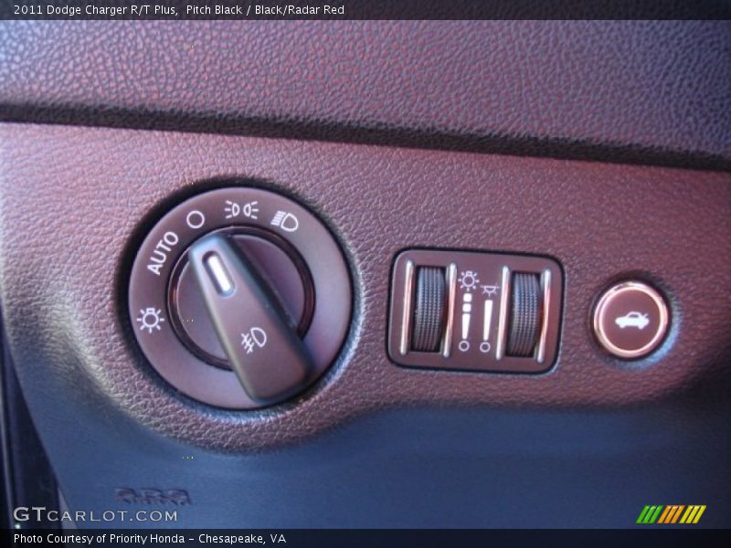 Pitch Black / Black/Radar Red 2011 Dodge Charger R/T Plus