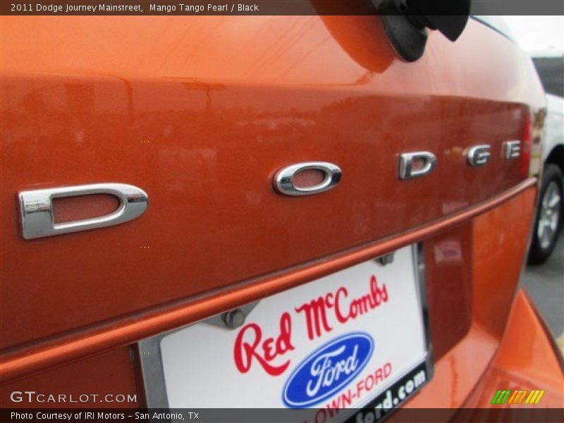 Mango Tango Pearl / Black 2011 Dodge Journey Mainstreet