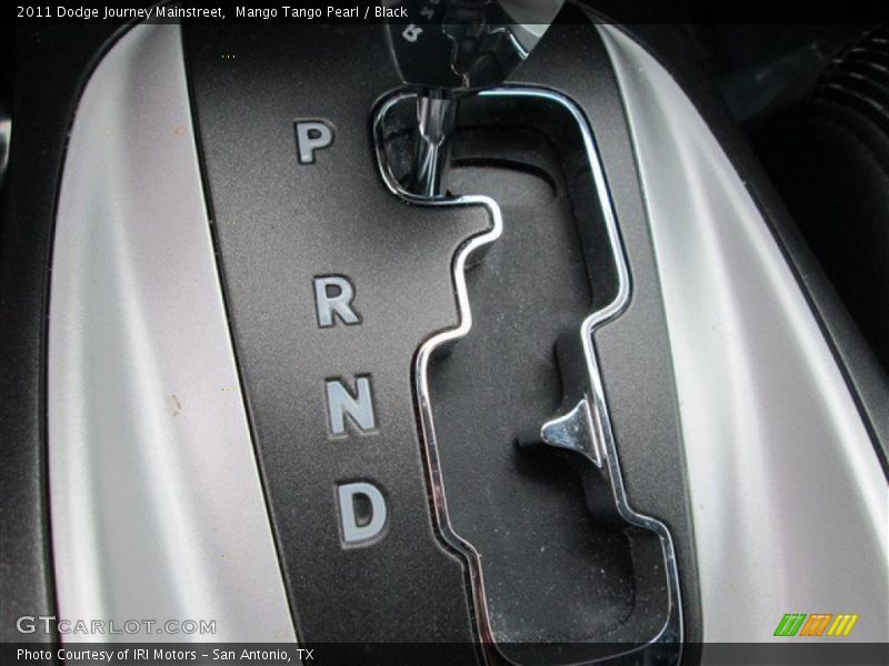 Mango Tango Pearl / Black 2011 Dodge Journey Mainstreet