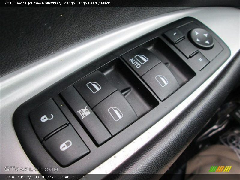 Mango Tango Pearl / Black 2011 Dodge Journey Mainstreet