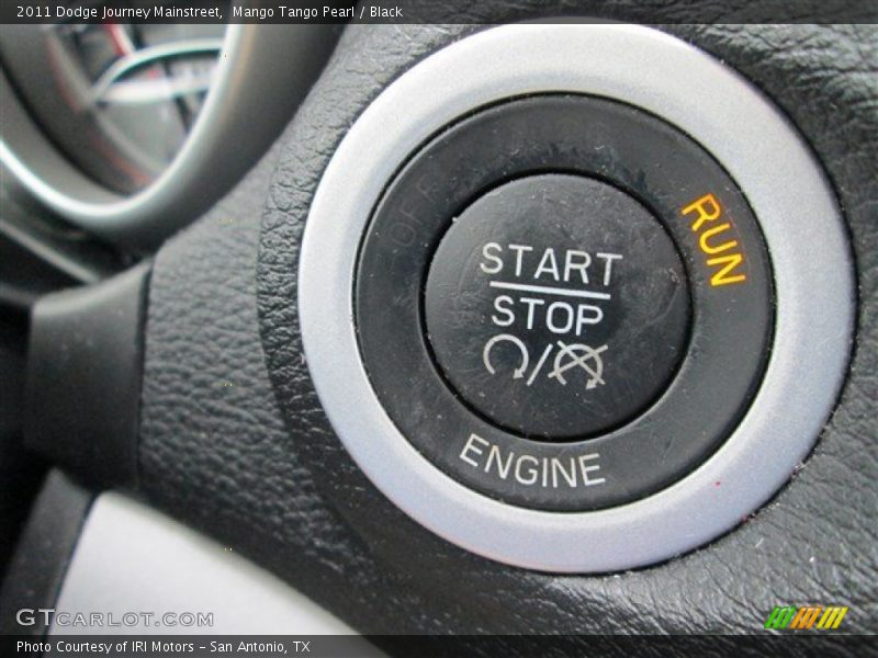 Mango Tango Pearl / Black 2011 Dodge Journey Mainstreet