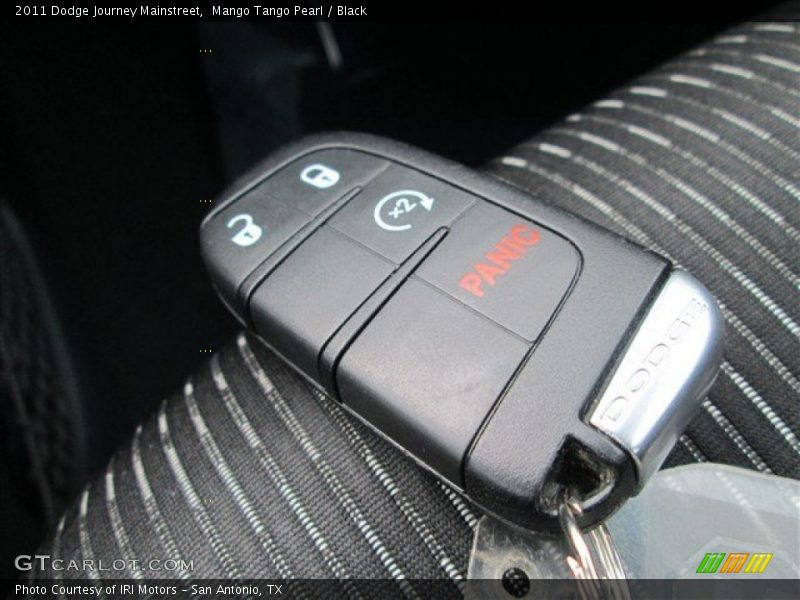 Mango Tango Pearl / Black 2011 Dodge Journey Mainstreet