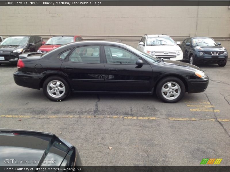 Black / Medium/Dark Pebble Beige 2006 Ford Taurus SE