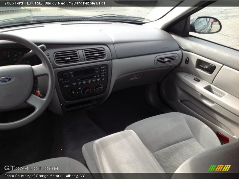 Black / Medium/Dark Pebble Beige 2006 Ford Taurus SE