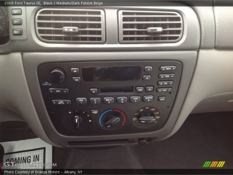 Black / Medium/Dark Pebble Beige 2006 Ford Taurus SE