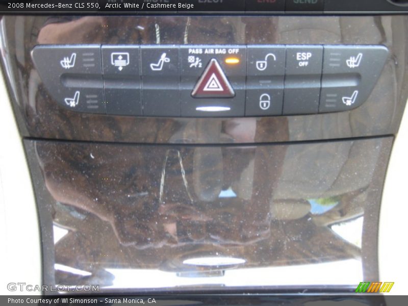 Arctic White / Cashmere Beige 2008 Mercedes-Benz CLS 550