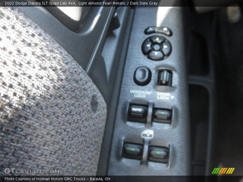 Light Almond Pearl Metallic / Dark Slate Gray 2002 Dodge Dakota SLT Quad Cab 4x4