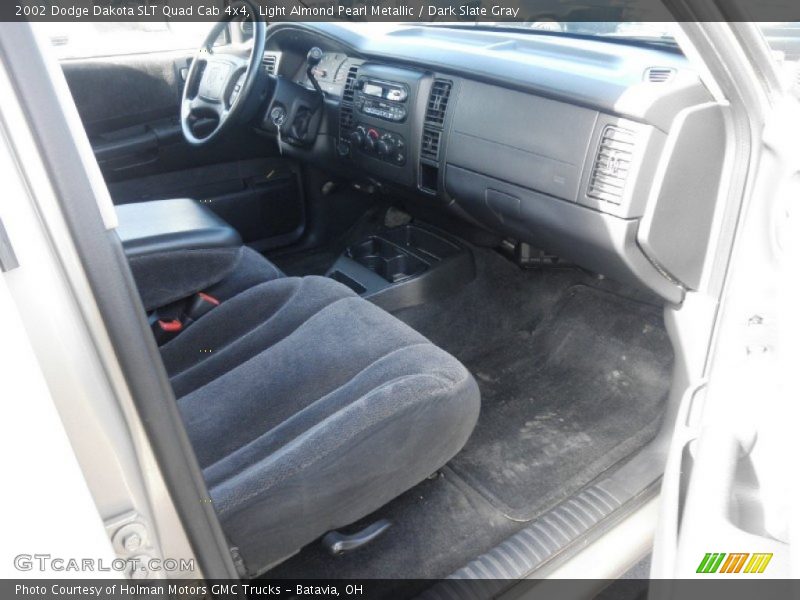 Light Almond Pearl Metallic / Dark Slate Gray 2002 Dodge Dakota SLT Quad Cab 4x4